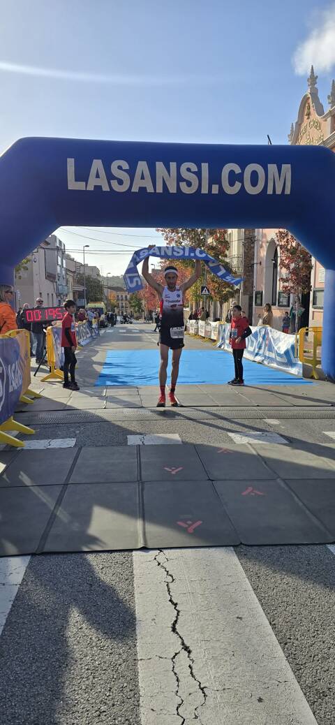 Dmitrijs Serjogins and Rebeca Suárez from La Sansi win the 38th Ascent and Descent in Guanta (Sentmenat) of 12 km